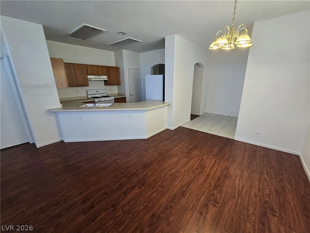 3 bed, 2.0 bath, 1416 sqft, $1,800 — Photo 4