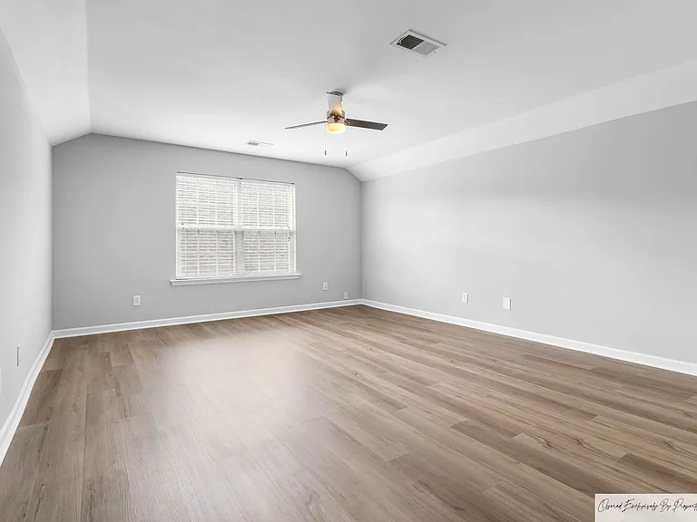 827 Chablis Dr — Photo 17