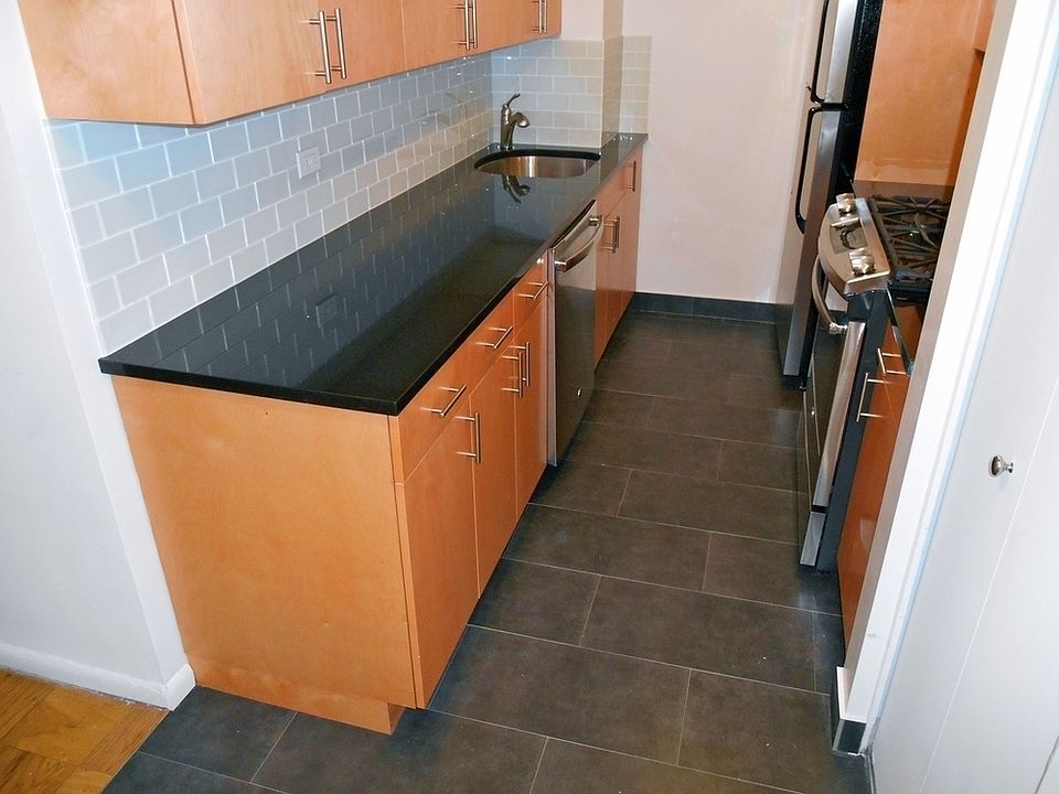 1st image of 330 E 46th St APT 9b