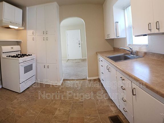 4th image of 239 E Haller Ave