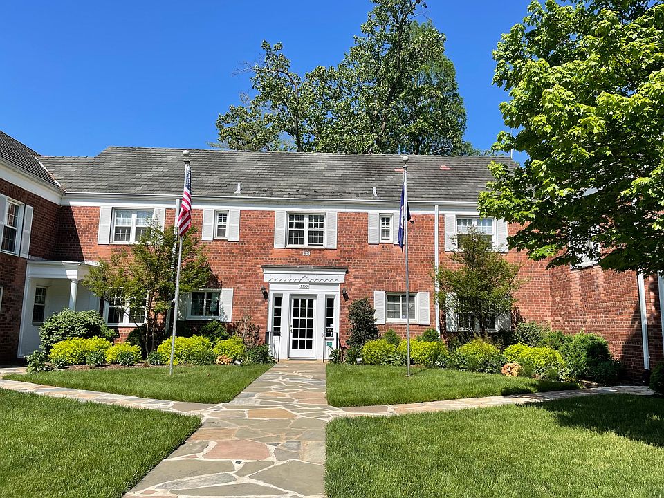 2nd image of 1111 Gunston Rd
