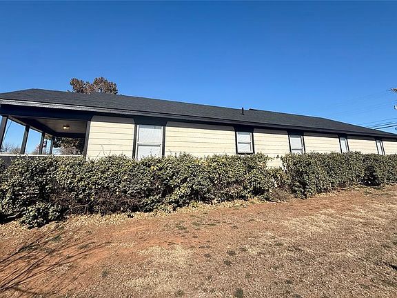 3rd image of 1102 N Lee St