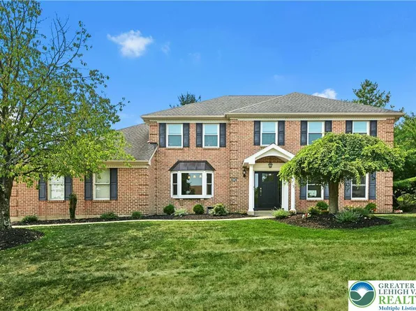 8018 Orchard View Ln, Fogelsville, PA 18051