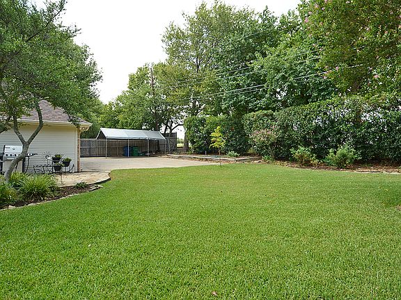 2nd image of 329 Rolling Oak Dr
