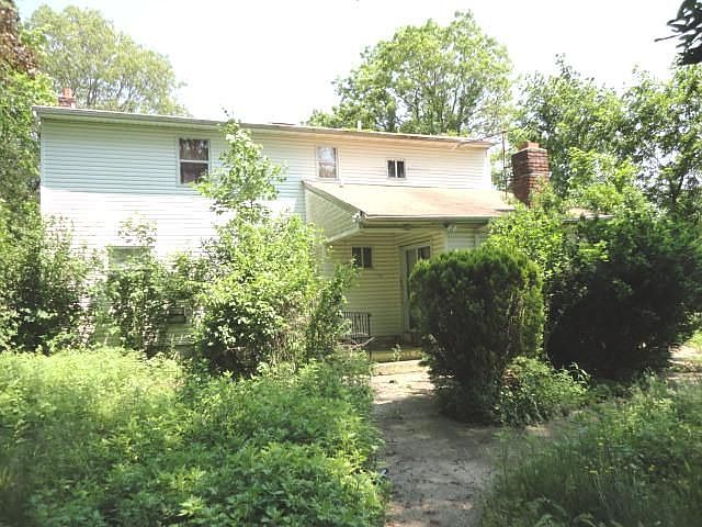 2nd image of 290 American Blvd