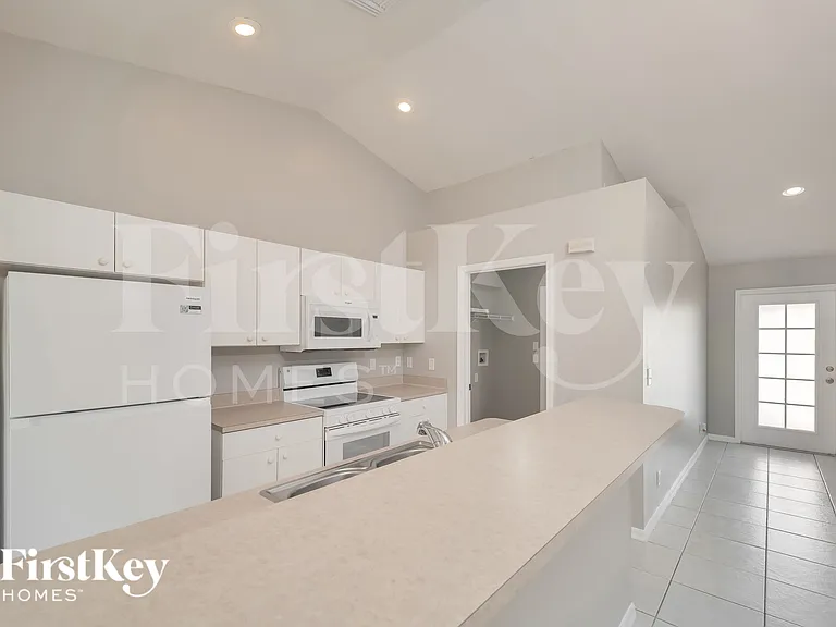 1411 NE 13th Ave — Photo 9
