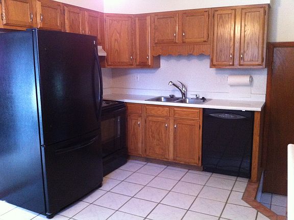 4th image of 518 Holiday Ave