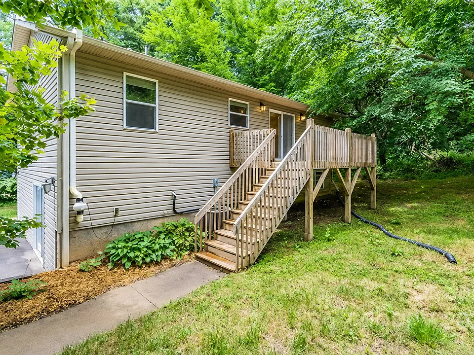 205 Royal Pines Dr