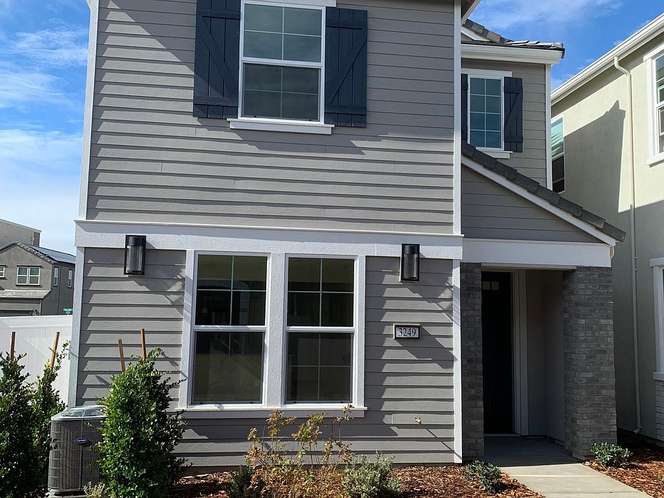 1st image of 3249 Finch Ln
