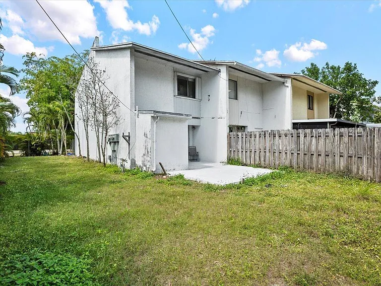 3666 Pinehurst Dr #C — Photo 23