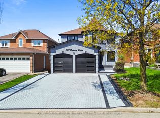 1521 Roseway Dr, Mississauga, ON L5M 5M5