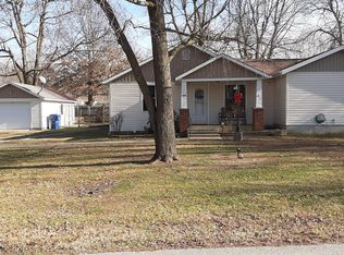 604 S Olive St, Marshfield, MO 65706