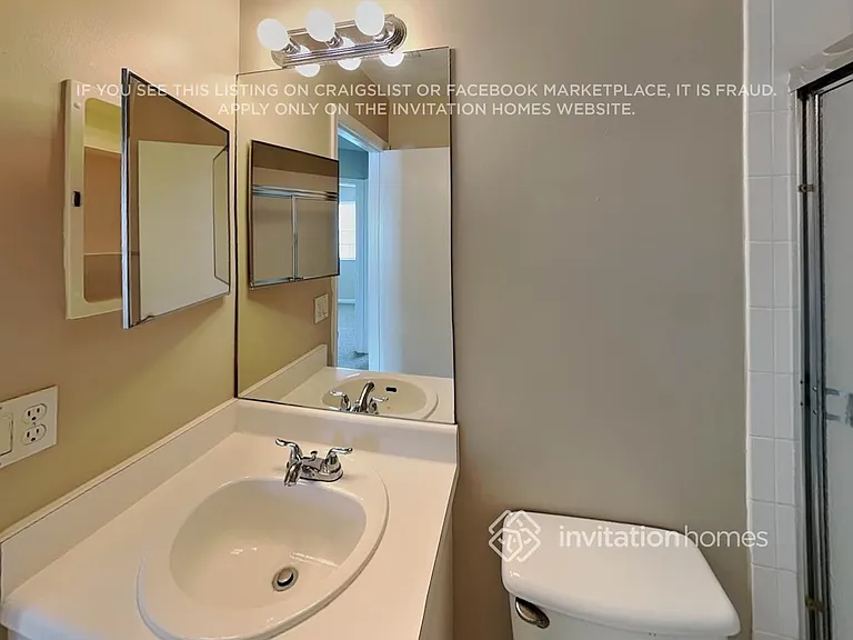 4728 SW 13th Pl — Photo 17