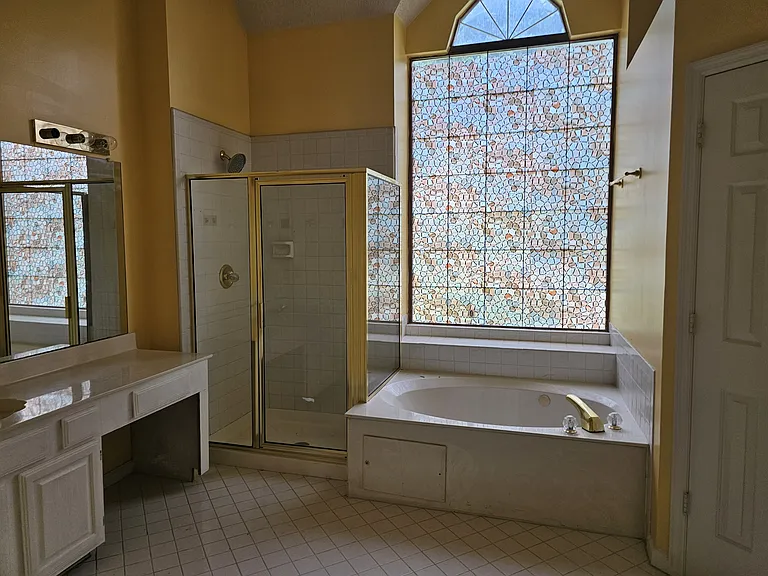 6803 Yorkdale Ct — Photo 7