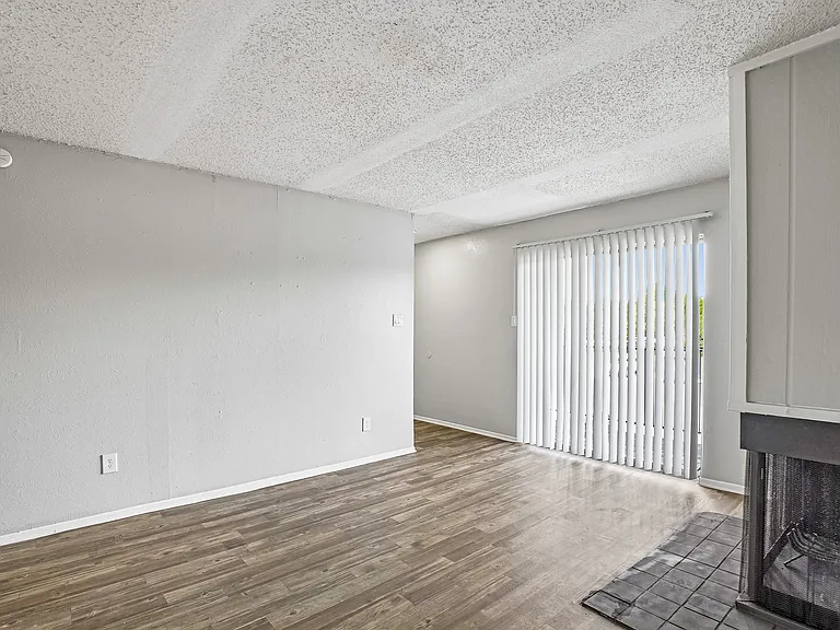 Rochelle Place — Photo 30