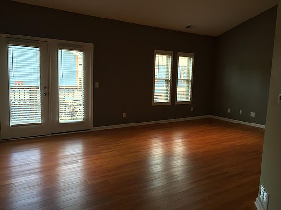 5th image of 1615 N College Ave #1