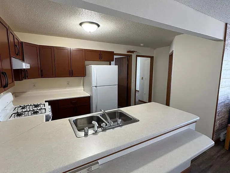 90 E Gridley Ave — Photo 5