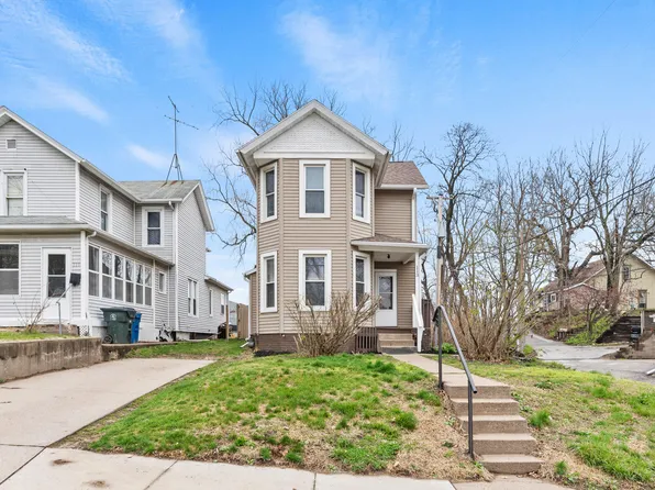 113 Roscoe Ave, Muscatine, IA 52761