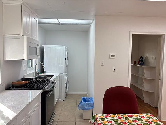 4th image of 720 Maertin Ln #B