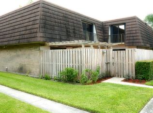 822 8th Ln, Palm Beach Gardens, FL 33418