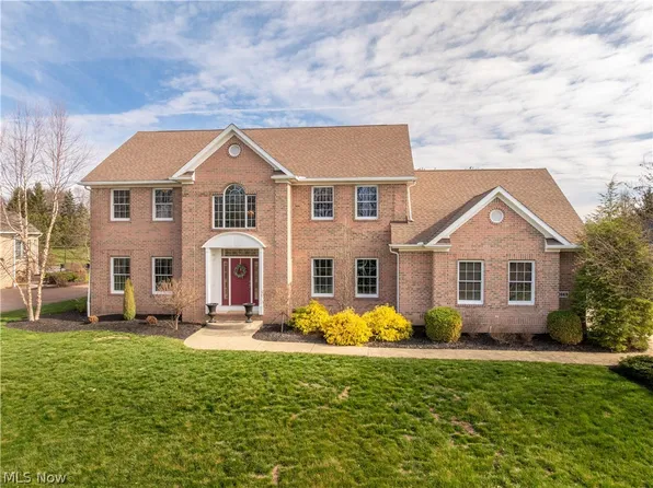 2669 Carrington St NW, North Canton, OH 44720