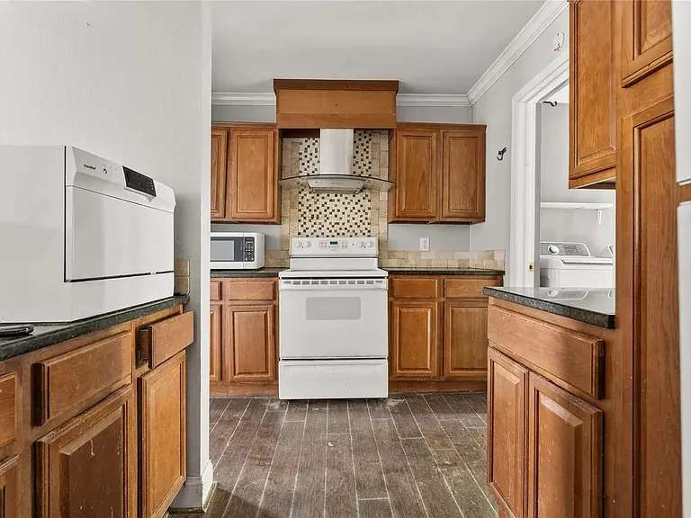 1820 Live Oak Ave — Photo 7