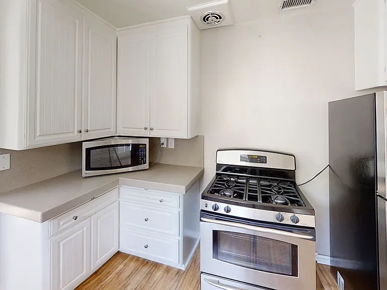1326 Pacific St — Photo 9