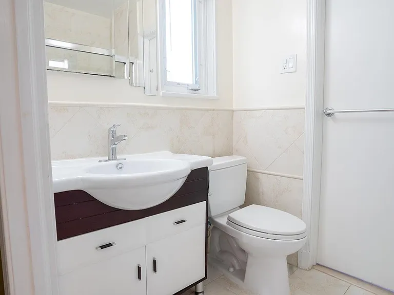 E Parkhill Dr — Photo 13