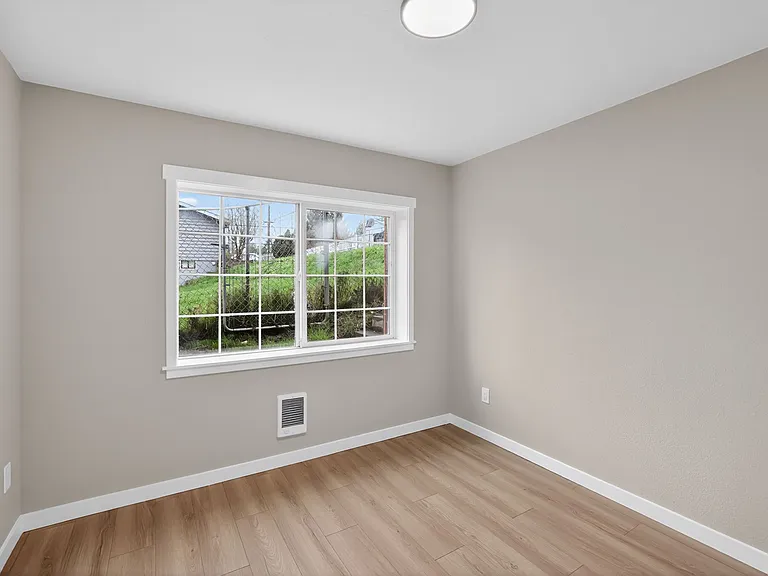 2404 Bloyd St — Photo 16