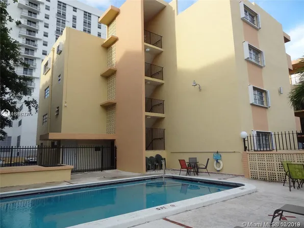 237 SW 13th St APT 404, Miami, FL 33130