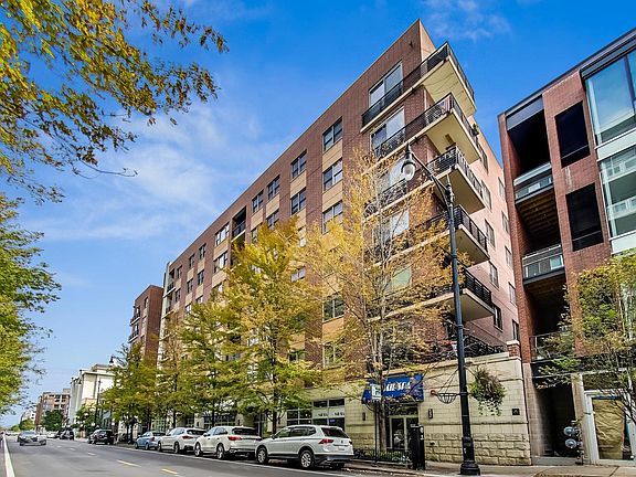 2nd image of 873 N Larrabee St APT 612