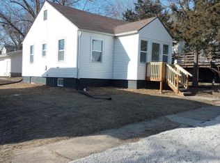 111 Gilbert St, Muscatine, IA 52761