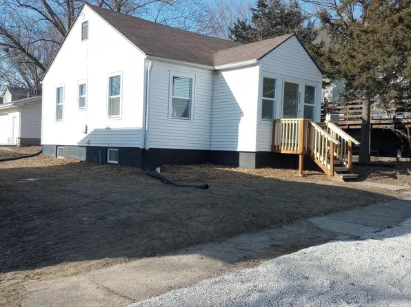 111 Gilbert St, Muscatine, IA 52761