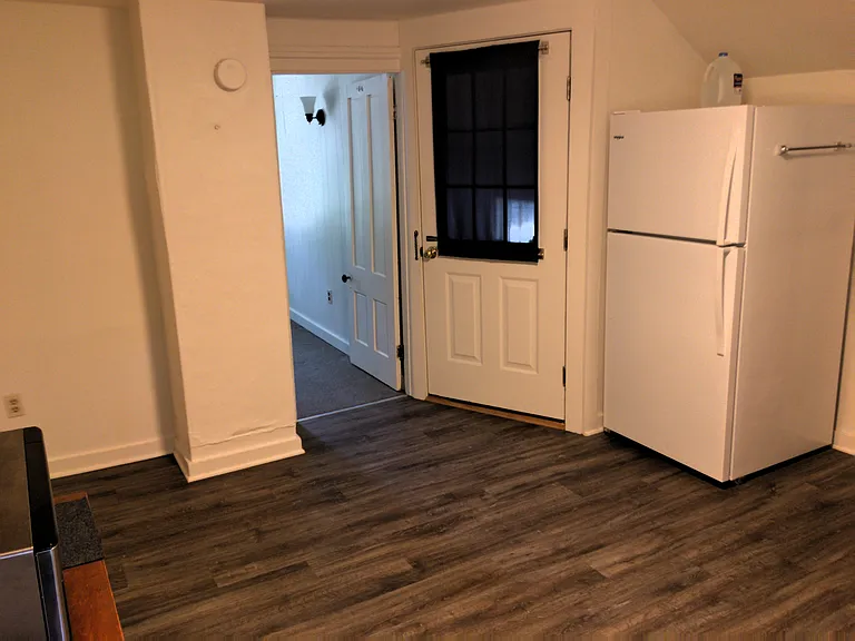 11027 Main St #A — Photo 4