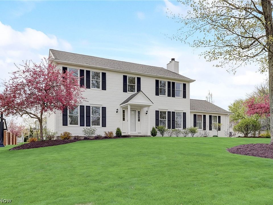 1st image of 15080 Waterford Dr