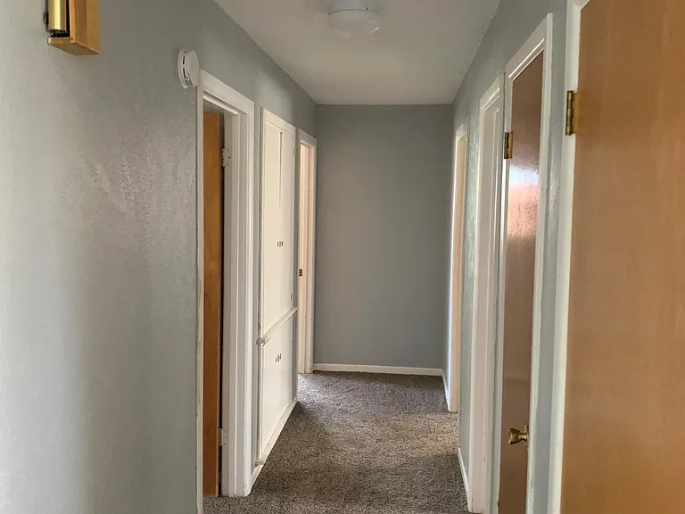 1408 E Broadway St — Photo 4