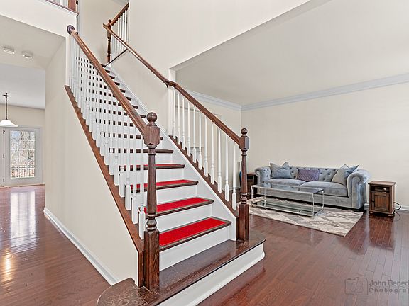 2nd image of 3671 Thornhill Dr