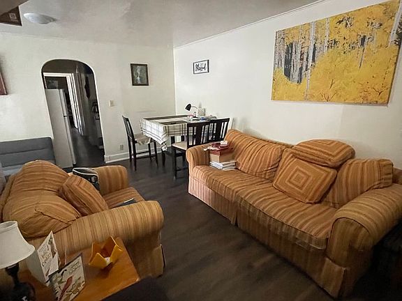 2nd image of 512 10th St Unit 32