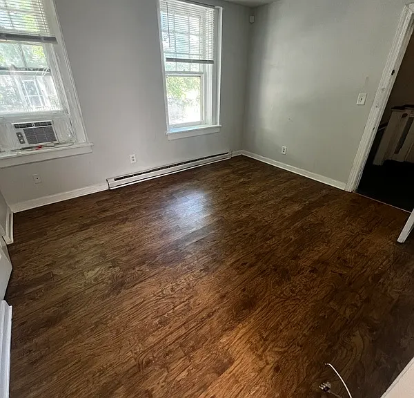 1022 Maplewood Ave — Photo 5