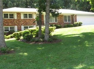 114 Tanager Ln, Hendersonville, NC 28792