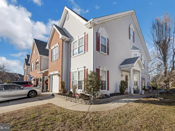 74 La Costa Dr, Blackwood, NJ 08012