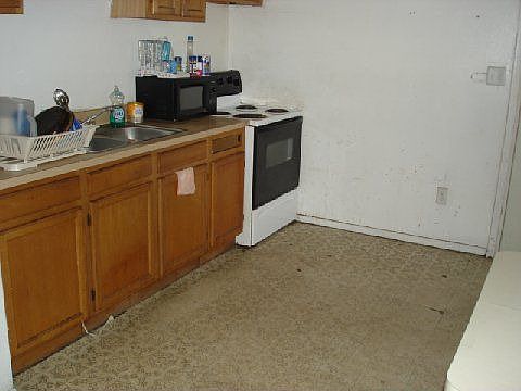 2nd image of 2626 E Chelsea St