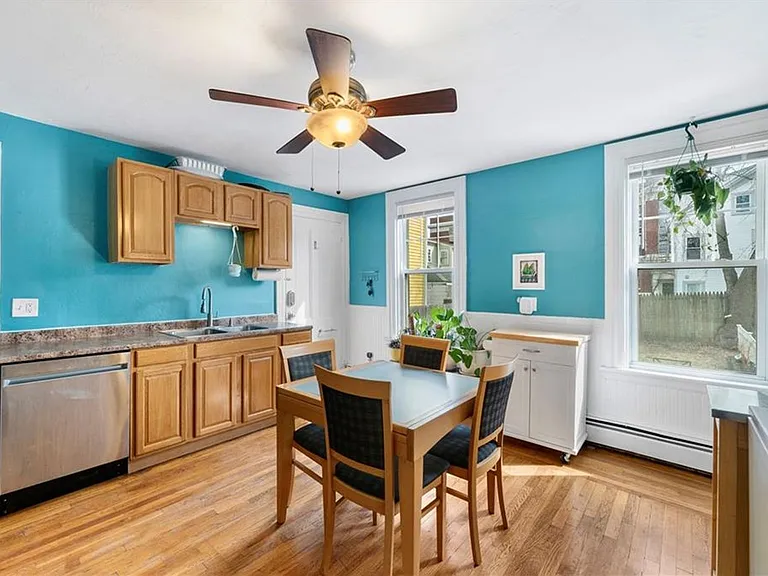 12 Armenia St — Photo 2