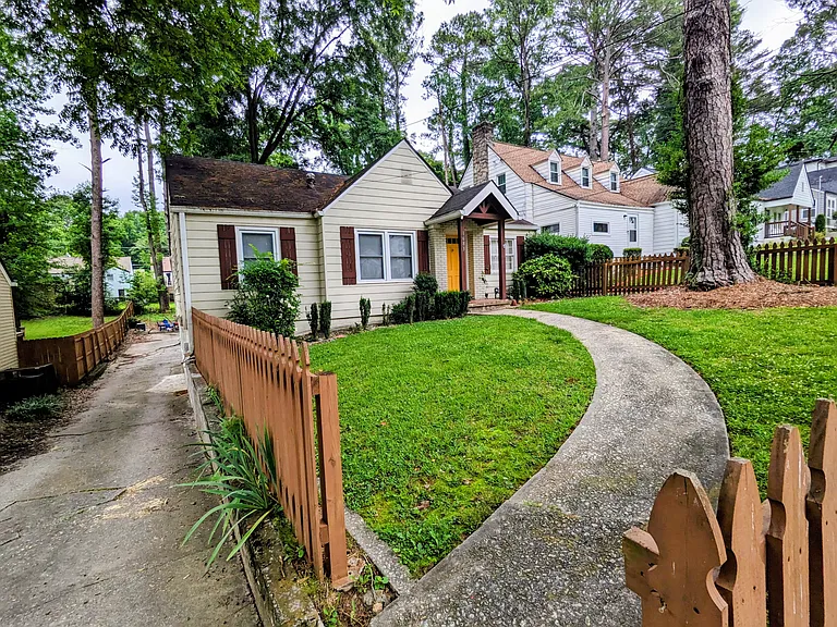 1683 Richland Rd SW #A — Photo 2