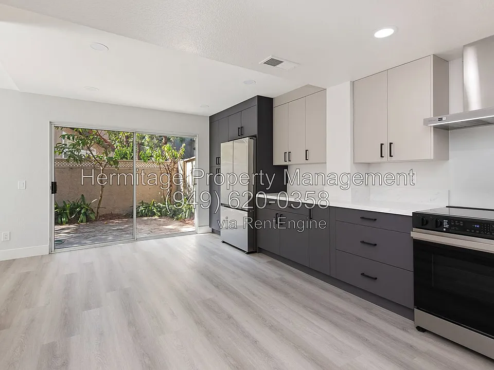 74 Stanford Ct