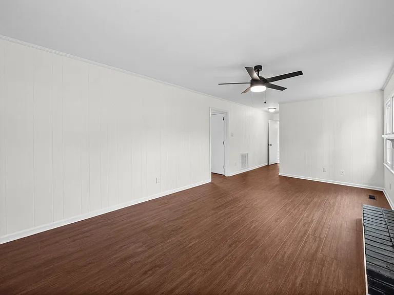132 Windsor Dr — Photo 15