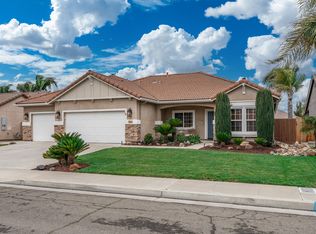 1906 W Tudor Ln, Hanford, CA 93230