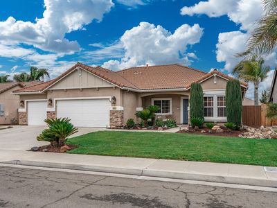 1906 W Tudor Lane, Hanford, CA, 93230