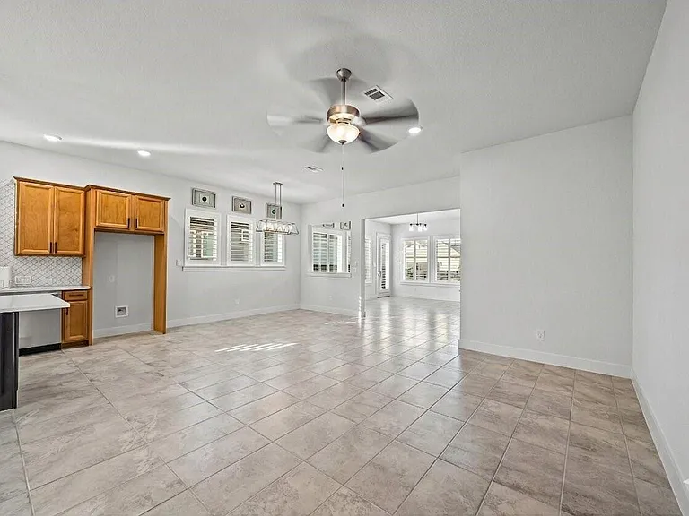 18530 Joyous Ln — Photo 10