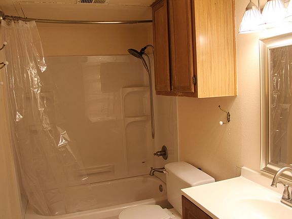 Upstairs full bath
